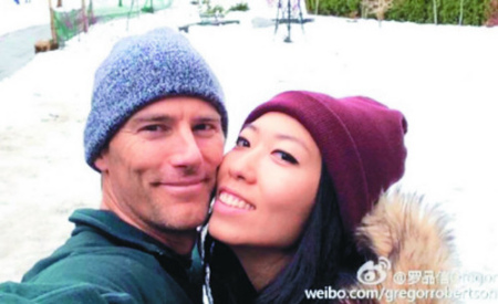 羅品信(左)和曲婉婷在網(wǎng)絡(luò)大方曬恩愛。(取材自微博