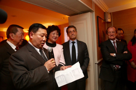 蔡垂彪致辭。（法國《歐洲時(shí)報(bào)》/孔帆 攝）