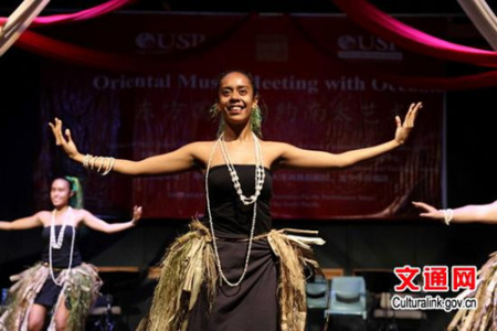 南太大學大洋洲藝術(shù)中心草裙舞《叢林》