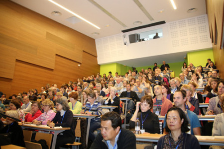 法國(guó)健身氣功教練濟(jì)濟(jì)一堂 法國(guó)健身氣功教練濟(jì)濟(jì)一堂