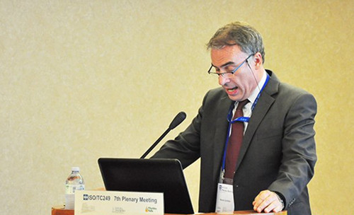 意大利國(guó)家衛(wèi)生部副部長(zhǎng)Ranieri Guerra致辭