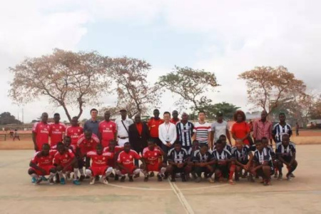 安哥拉中國總商會舉辦“佑興杯”足球賽