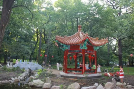 “中國大道”旁邊的中國亭。 李增偉 攝