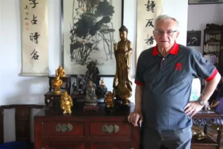 古拉爾赤克大使家中充滿了濃郁中國氣息。 王云松 攝