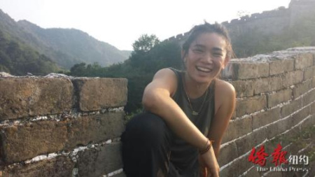林美虹在北京期間游覽長(zhǎng)城。 (美國(guó)《僑報(bào)》)