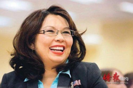 圖為贏得伊州民主黨國會參議員侯選人資格的譚美。（美國《僑報》）