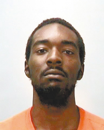 中央警察分局逮捕三名正搶劫三名女游客的非裔青年Kordell Carter。（舊金山警方提供）