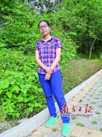 就讀于寶安中學的黃業(yè)玲今年考出了653分的好成績，她認為，讀書是改變自己命運的事情。