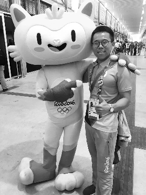 邊九江 北京城市學(xué)院畢業(yè)生 工作內(nèi)容 負責(zé)射擊館賽事服務(wù)工作。包括檢票、在后臺查詢通行證等。