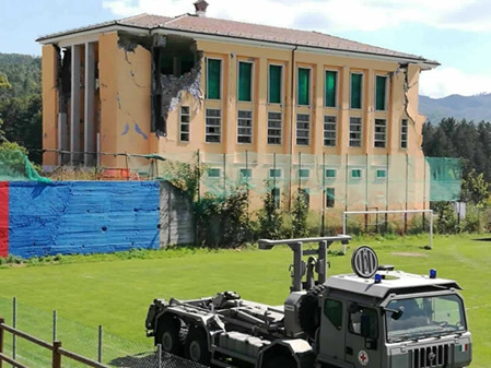 地震現(xiàn)場。(《歐洲時報》/意大利基督教華人教會小強供圖)