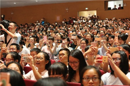 見面會(huì)現(xiàn)場互動(dòng)環(huán)節(jié)