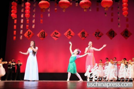 水立方杯入圍者王曉彤和葆琳組成的水立方杯組合將晚會(huì)推向了高潮。