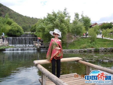 鄭旭旦在去香格里拉途中獨照