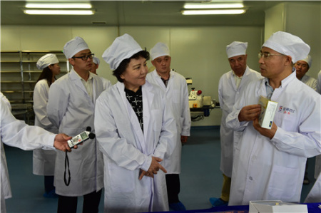 國(guó)務(wù)院僑務(wù)辦公室主任、黨組書記裘援平到長(zhǎng)春新區(qū)調(diào)研