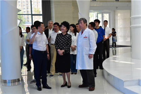 國(guó)務(wù)院僑務(wù)辦公室主任、黨組書記裘援平到長(zhǎng)春新區(qū)調(diào)研