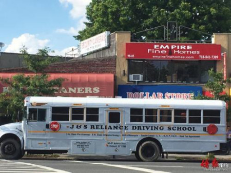 經(jīng)過(guò)奮斗，如今已成為兼摩托車(chē)培訓(xùn)、報(bào)名、考試、拿照的專業(yè)機(jī)構(gòu)。（美國(guó)《僑報(bào)》/宋旸 攝）