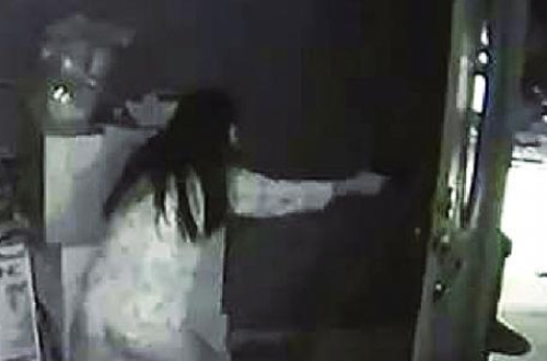 開槍的華裔女子。(監(jiān)控截圖)