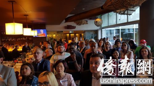 比華利山的洛杉磯共和黨部組織的觀看總統(tǒng)大選第一場(chǎng)辯論活動(dòng)。(圖片由劉吉米提供)