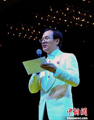 顏安致辭。　王健 攝