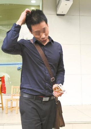 10月10日，回到成都的肖先生打算到旅行社討說法。