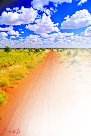 通往農(nóng)場(chǎng)的公路。