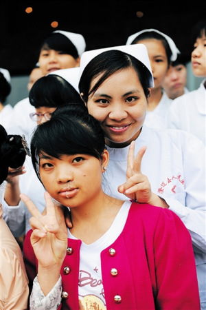 康復(fù)后的先天性唇腭裂患者。 