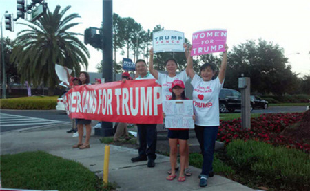 11月6日，范文莉一行為特朗普舉牌站街拉票