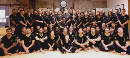 郭威賢與部分徒子徒孫合影。 