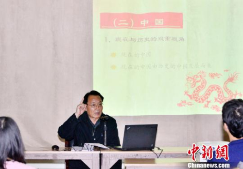 華文教育名師巡講團就中華文化、幼兒漢語教學和小學漢語教學法進行專題講解?！↓垊ξ?攝