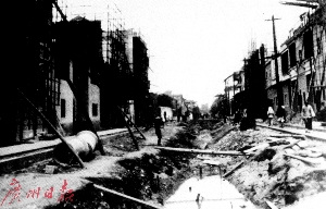 20世紀(jì)30年代，西關(guān)地區(qū)正在開辟馬路，改善交通與居住環(huán)境。