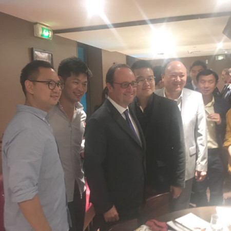 奧朗德夜會華二代。（法國《歐洲時報》/孔帆 攝）