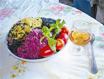 木鱉果糯米飯顏色很喜慶。