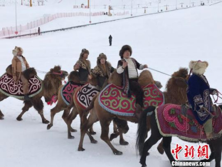 阿勒泰有“人類(lèi)滑雪最早起源地”、“中國(guó)最美雪鄉(xiāng)”之稱(chēng)?！≠Z樂(lè)樂(lè) 攝