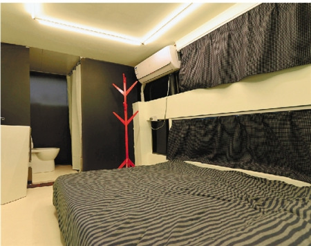 車尾部是臥室。