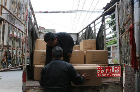 新度鎮(zhèn)陽城村制售假鞋窩點，查獲仿冒商標成品鞋695雙