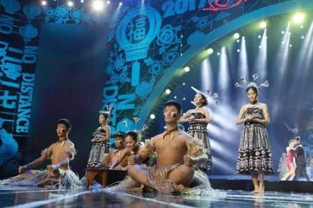 斐濟(jì)華人帶來富有異域風(fēng)情的《草裙舞》