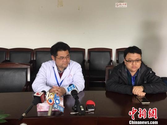 院方接受采訪?！±铈面?攝