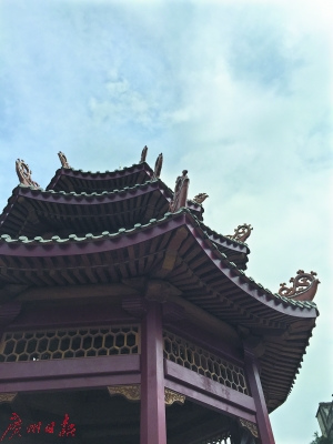 小公園亭設(shè)計(jì)精巧。