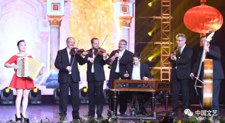 器樂演奏： 《匈牙利舞曲第五號(hào)》 表演者： 阮明園 匈牙利國(guó)家歌舞團(tuán)樂隊(duì)