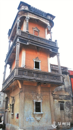 修養(yǎng)樓四面出規(guī)，形成“四面八柱”構(gòu)造，造型別具特色。