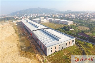 仙港工業(yè)園內(nèi)新萬鑫公司廠房。