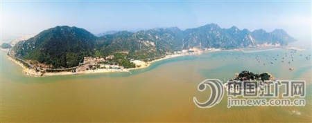 古舟島就在海角城對出的海面上，離岸直線距離約900米。司徒俊杰/攝