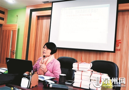 作為“教育世家”第二代，林藝蓉活躍在教師舞臺(tái)上。（林藝蓉 供圖）