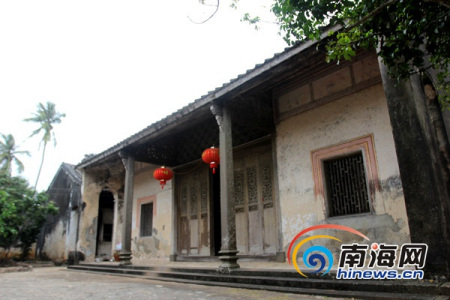 “南洋文化之旅·感受文昌魅力”大型媒體采風活動走進文昌鋪前鎮(zhèn)林家大院。南海網(wǎng)記者陳望 攝