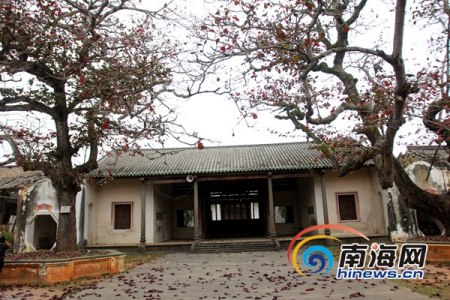 “南洋文化之旅·感受文昌魅力”大型媒體采風活動走進文昌鋪前鎮(zhèn)溪北書院。南海網(wǎng)記者陳望 攝