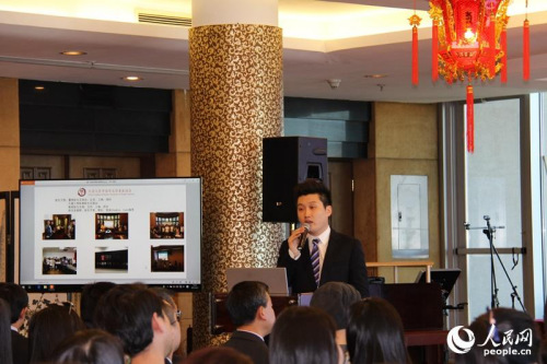 美國天普大學(xué)中國學(xué)聯(lián)會(huì)主席孫鴻博發(fā)言。