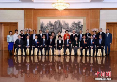 代表委員合影。