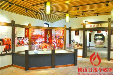 在蘆苞鎮(zhèn)獨(dú)樹崗村的村史館，設(shè)有歷代鄉(xiāng)賢事跡展。