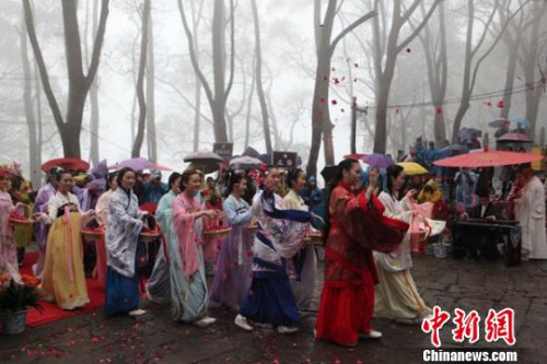 花仙子散花賜福。曾佐然 攝 曾佐然 攝