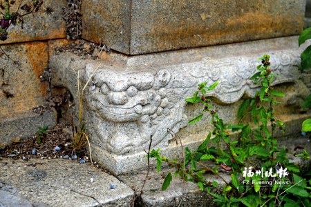 漁溪鎮(zhèn)郞官村黃其慶的祖屋雕龍墻基石。